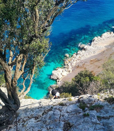 Selvaggio Blu, il trekking sul mare più impegnativo e bello d’Italia